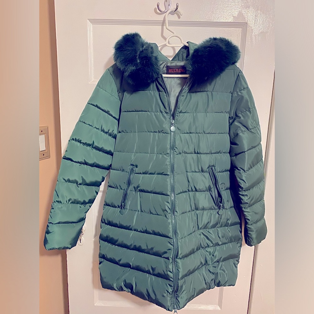 Green Puffer Coat Sz Large. Like new!